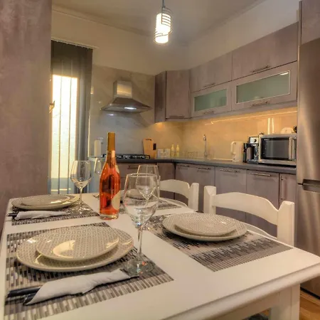 Stratos House! *